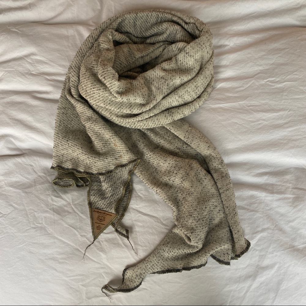 Late Sunday Afternoon Yoga Snuggles Scarf in Grey. OS.